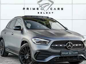 Mercedes-Benz GLA 200 Automată 163 HP Benzină