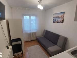 Proprietar inchiriez fara comision garsoniera zona Dacia str.Labirint — miniatura 3