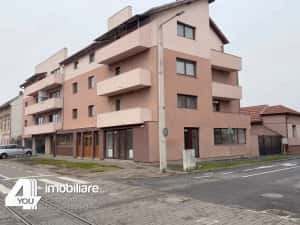Apartament 2 camere Boul Rosu, et.1,56 mp, mobilat, utilat+termoteca — miniatura 9