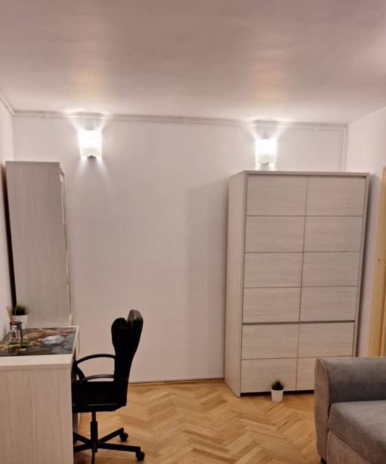 Garsonieră de închiriat – Răzoare/Sector 6 Bucuresti/Centrală  proprie — fotografie 1 din 6