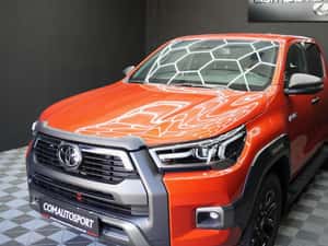 Toyota Hilux INVINCIBLE Automată 204 HP Diesel — miniatura 3