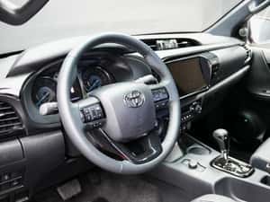 Toyota Hilux INVINCIBLE Automată 204 HP Diesel — miniatura 7