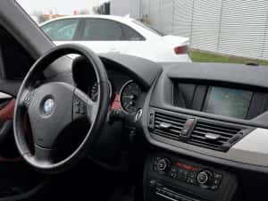Vand BMW X1 2013 XDrive 2.0D 4x4 piele *LED* inmatriculata RO posibilitate rate / leasing / finantare urgent — miniatura 5