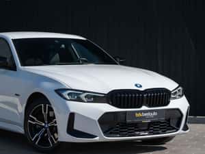 BMW 330e xDrive M Sport — miniatura 4