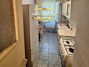 Apartament două camere în Craiovița Nouă,Etajul 2/4,gaze — miniatura 5