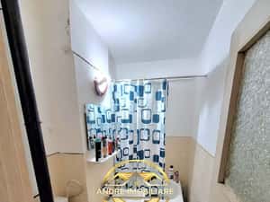 Apartament două camere în Craiovița Nouă,Etajul 2/4,gaze — miniatura 6