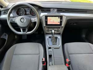 Volkswagen Passat 2.0 TDI DSG, întreținută, fără accidente, stare tehnică foarte bună. — miniatura 5