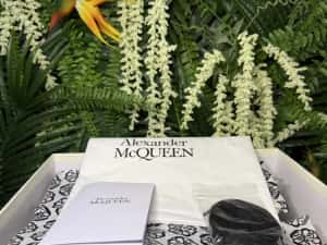 Alexander McQueen Black Gold Patch — miniatura 8