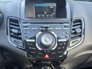 Ford Fiesta 1.5 Diesel Titanium Euro6 — miniatura 4