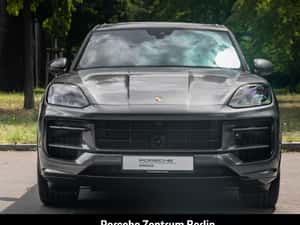 Porsche Cayenne Hibrid 2025 - 11.810 km