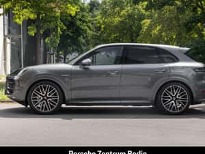Porsche Cayenne Hibrid 2025 - 11.810 km — miniatura 4