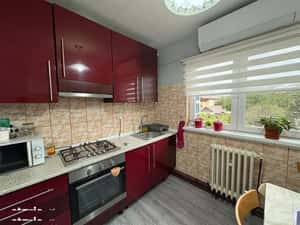 Apartament la casă – 4 camere, curte proprie de 100 mp – Lazaret — miniatura 2