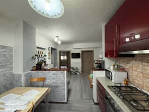 Apartament la casă – 4 camere, curte proprie de 100 mp – Lazaret — miniatura 3