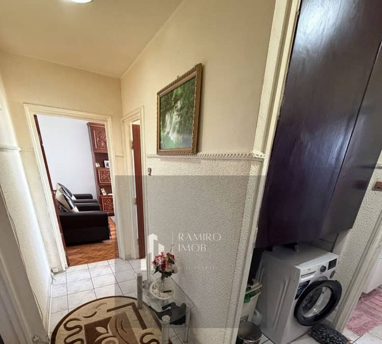 2 CAMERE DECOMANDAT 50 MP ALEXANDRU OBREGIA — fotografie 1 din 6