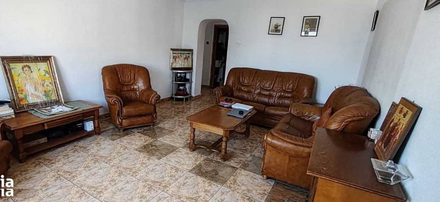 Apartament 4 camere | Universitatea Hyperion |  Parcare | 750 Euro — fotografie 1 din 6