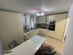 Apartament cu 3 camere de închiriat în zona Precista — miniatura 3