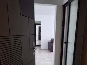 Proprietar, închiriez apartament