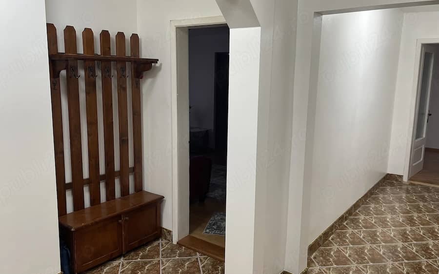 Proprietar, vând apartament 4 camere plus loc de parcare. — fotografie 1 din 7