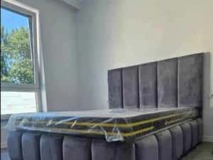 Pat tapițat cu structura de lemn masiv — miniatura 2