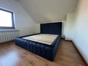 Pat tapițat cu structura de lemn masiv — miniatura 7