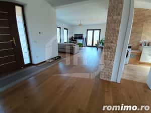 Casa individuala cu 6 camere, arhitectura moderna si finisaje premium — miniatura 2