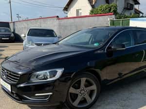 Volvo V60 Plug-in Hybrid Automată 283 HP Diesel