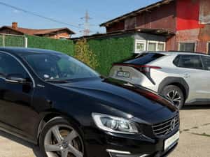 Volvo V60 Plug-in Hybrid Automată 283 HP Diesel — miniatura 3