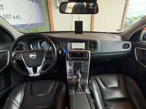 Volvo V60 Plug-in Hybrid Automată 283 HP Diesel — miniatura 7