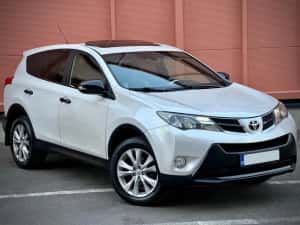 Toyota RAV-4 2.2 D/ 4x4 / 2013 / Automata / Trapa / BiXenon
