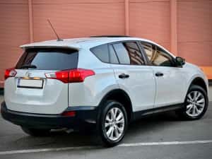 Toyota RAV-4 2.2 D/ 4x4 / 2013 / Automata / Trapa / BiXenon — miniatura 4