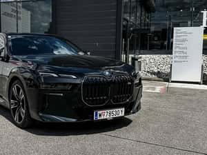 BMW M760e xDrive (G70) – Plug-in Hybrid | 571 CP | Executive Lounge | Individual Merino | Full Option