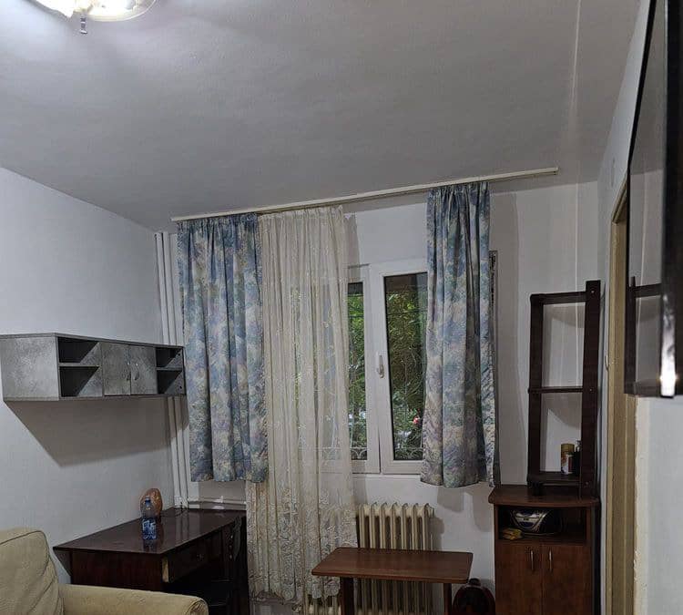 Garsoniera Moghioros Dr Taberei — fotografie 1 din 6