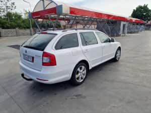 SKODA OCTAVIA 2.0 TDI 140 cp  Euro 5 Model Style Nr țol valabil  26 Mai — miniatura 4