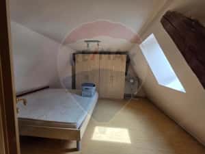 Apartament cu 3 camere de vânzare în zona Central — miniatura 9