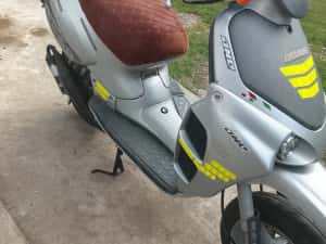 Se vinde scuter aprilia an stare perfecta de fungtionare — miniatura 3