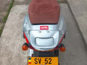 Se vinde scuter aprilia an stare perfecta de fungtionare — miniatura 8