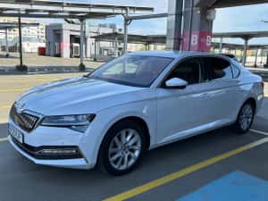 Skoda Superb PLUG IN HYBRID 2022 Electric 218 cp Carte Service 87.000km Automata — miniatura 4