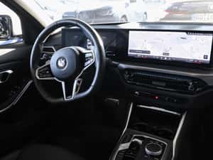 BMW 330 Berlină, 245 cp, 24.461 km, 2025 — miniatura 4