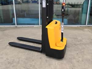 Liza electrica Transpaleta electrica Electrostivuitor Staker — miniatura 2