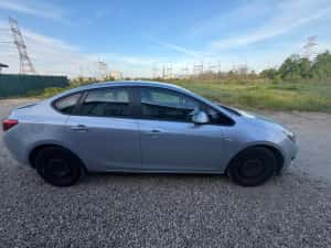 Opel Astra J  sedan, 1.6 benzina + gpl — miniatura 10