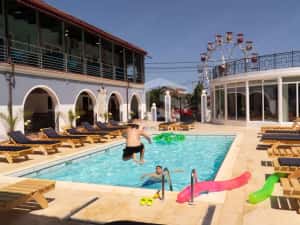 Hotel KM0 Costinesti + Restaurant + Bar + 6 spatii comerciale — miniatura 8