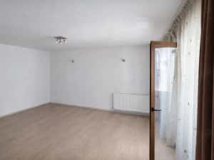 Garsonieră 47 mp | Etaj 1din 4 | Bloc 2011 | Parcare proprie inclusă | 69.500 euro — miniatura 3