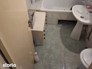 inchiriez garsoniera pe str Dambovitei — miniatura 4