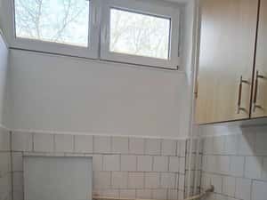 inchiriez garsoniera pe str Dambovitei — miniatura 5