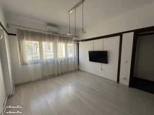 Inchiriez apartament 5 camere in vila interbelica