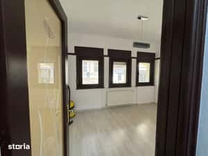 Inchiriez apartament 5 camere in vila interbelica — miniatura 5