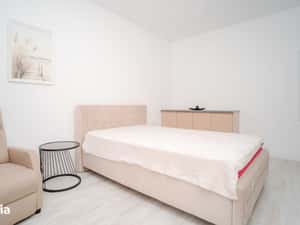De inchiriat, apartament decomandat + parcare,  Zona Piata Nicolina — miniatura 4
