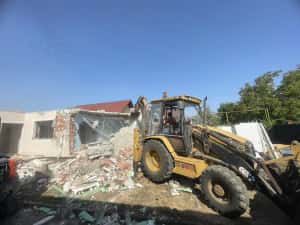 Demolari Profesionale| Cu Camioane Si Utilaje Specializate! — miniatura 6