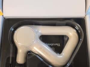 Dispozitiv de masaj Therabody Theragun Relief TG0003969-3A50, husa, 3 atasamente, cablu USB pentru incarcare, Bej — miniatura 7