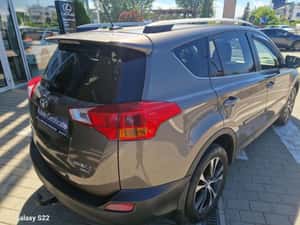 TOYOTA RAV-4 2.0 D-4D 4WD EXECUTIVE – SUV robust și eficient — miniatura 6